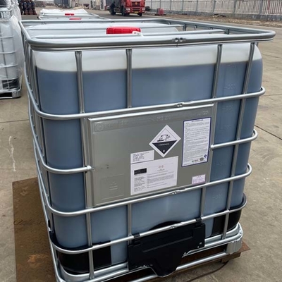 محلول كلوريد الحديديك السائل 42٪ معبأ في خزان IBC 1.45tons / IBC Tank