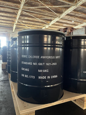 الكلوريد الحديدي الصلب FeCL3 الخالي من الماء للصباغة والطباعة معالجة مياه الصرف الصحي رقم الأمم المتحدة 1773