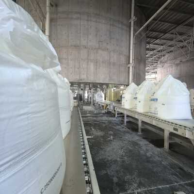 كربونات الصوديوم SODA ASH DENSE المادة الكيميائية المستخدمة في تصنيع الزجاج ومعالجة المياه وتطبيقات صناعة المنظفات